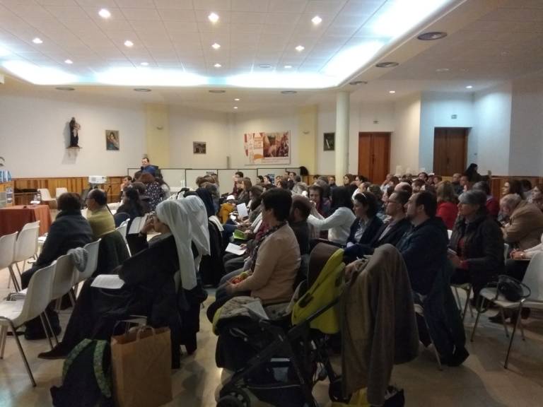 Gran participación en la II Jornada de Parroquia, Familia y Escuela