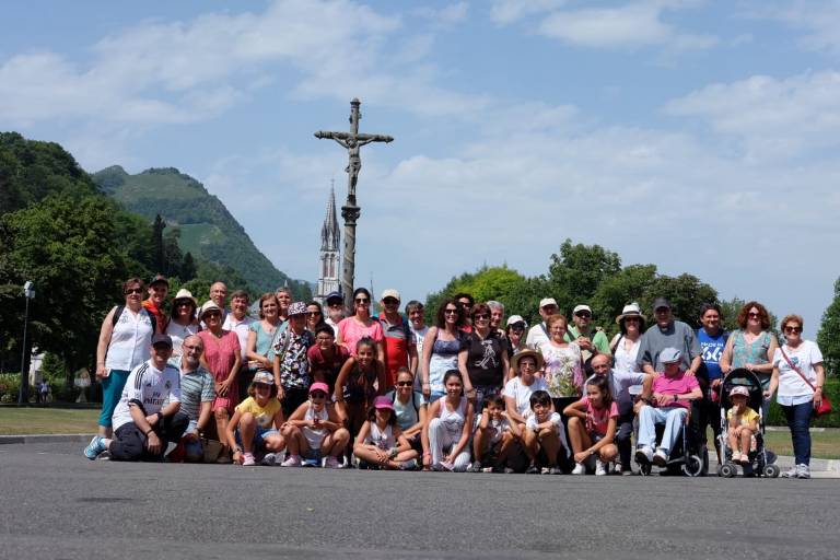 Unas 50 personas de la Delegación de Familia y Vida de la Diócesis de Cuenca peregrinan al Santuario de Lourdes