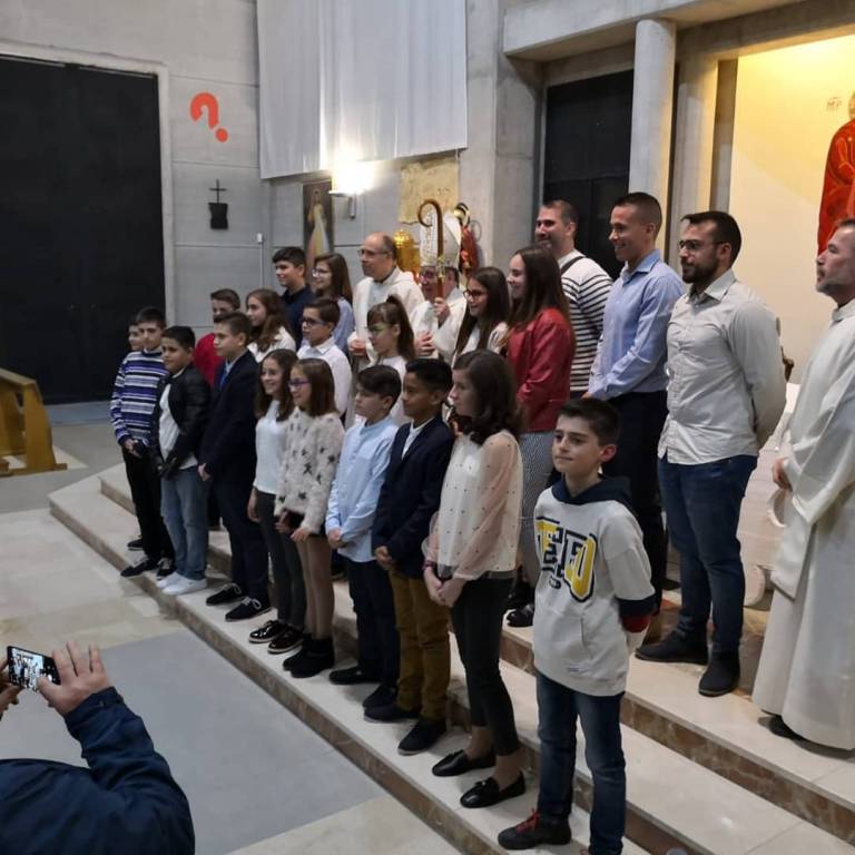 Confirmaciones en la parroquia de San Román Mártir de Cuenca capital