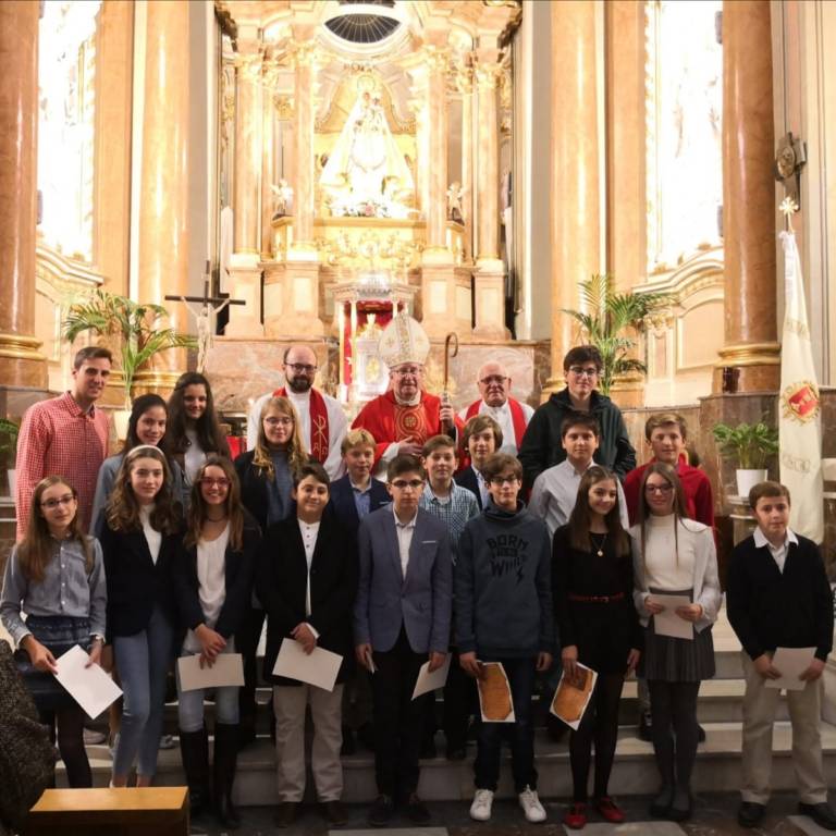 Los jóvenes de la parroquia de Nuestra Señora de la Luz reciben la Confirmación