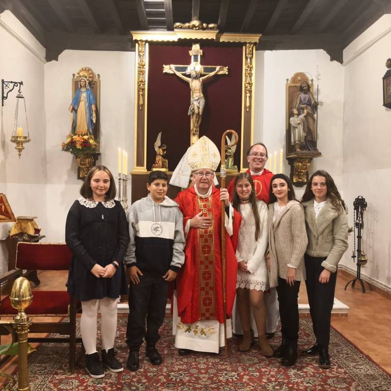 Los jóvenes de la parroquia del Cristo del Amparo reciben la Confirmación
