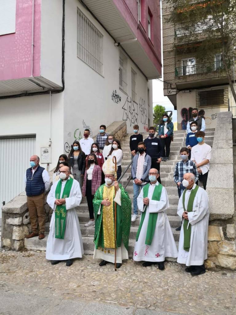 Confirmaciones en la parroquia de La Paz (Cuenca)