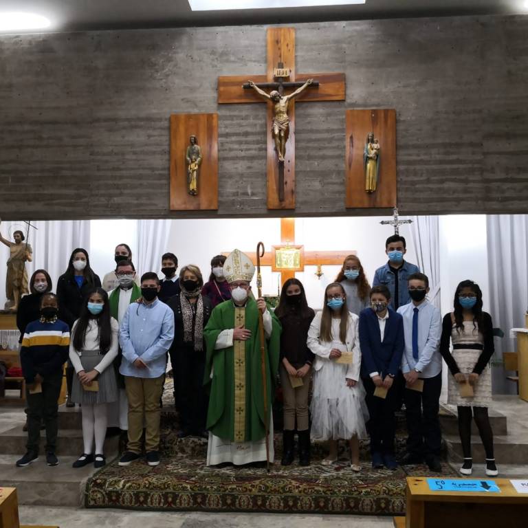 Confirmaciones en la parroquia de Santa Ana de Cuenca