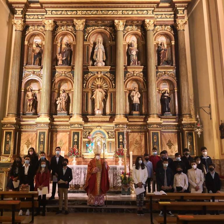 Confirmaciones en la parroquia de El Salvador (Cuenca)