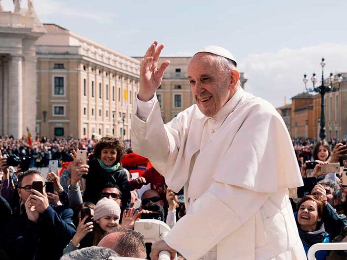 El Sr. Obispo pide a los fieles de Cuenca que recen por la pronta recuperación del Papa Francisco tras su operación