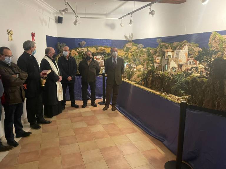 El Sr. Obispo bendice el belén del Museo de la Junta de Cofradías e inaugura la Ruta de Belenes