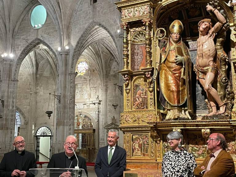 El Sr. Obispo asiste a la inauguración de la restauración del retablo de San Fabián y San Sebastián de la Catedral