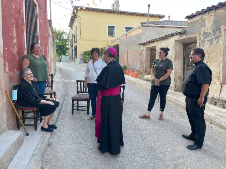 Monseñor Yanguas realiza una Visita Pastoral a Albendea