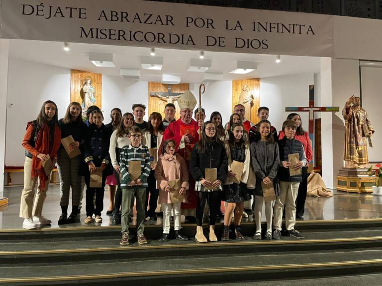 El Sr. Obispo realiza una Visita Pastoral a la parroquia de San Esteban (Cuenca)