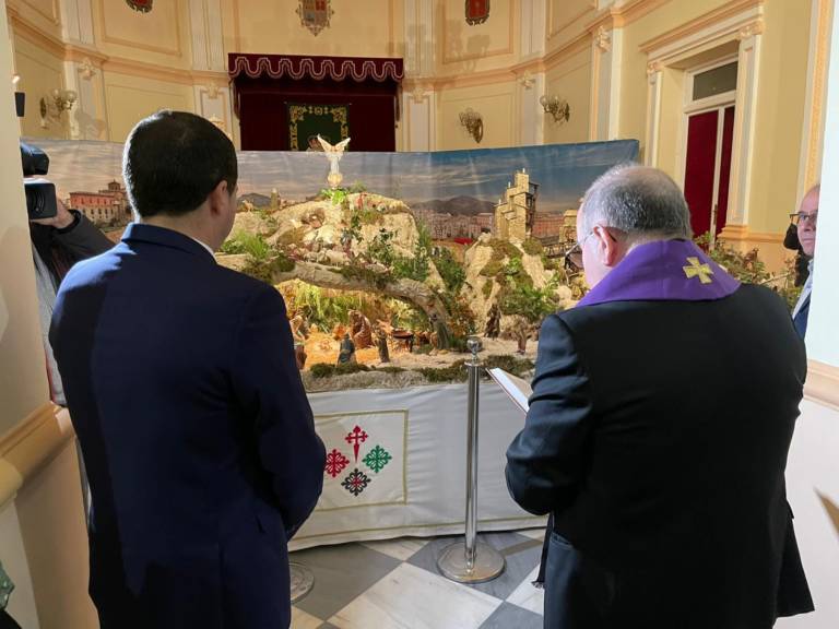 El Sr. Obispo inaugura y bendice el Belén de la Fundación Hospital de Santiago instalado en la Diputación