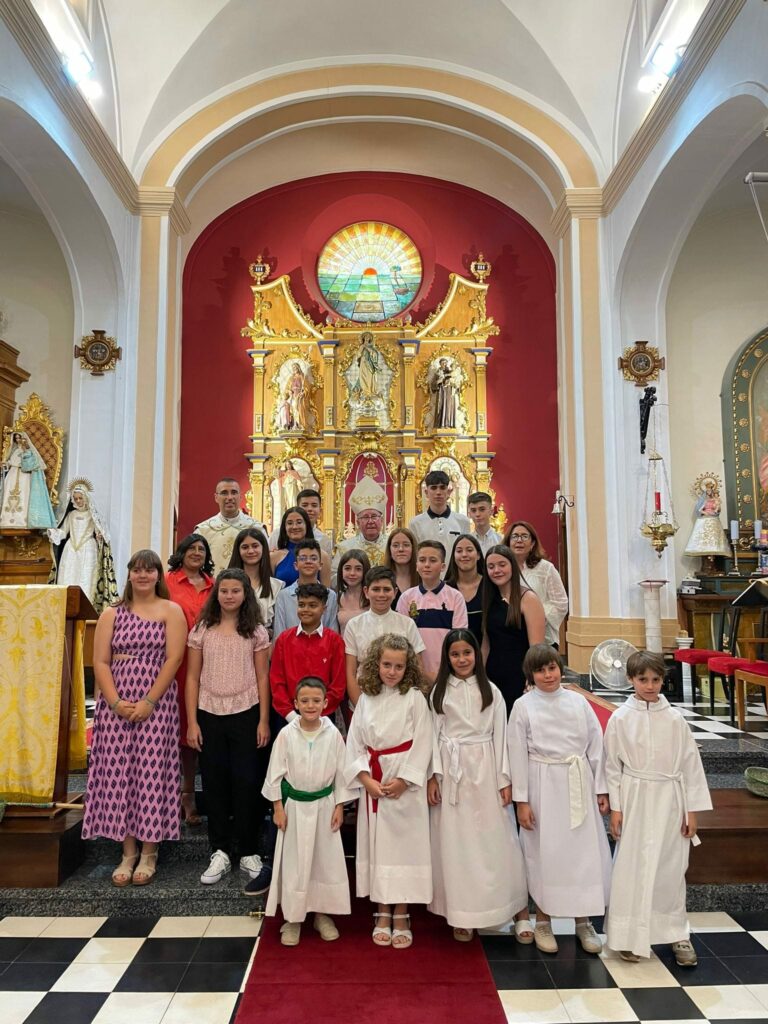 El Sr. Obispo realiza una Visita Pastoral a Casas de Fernando Alonso