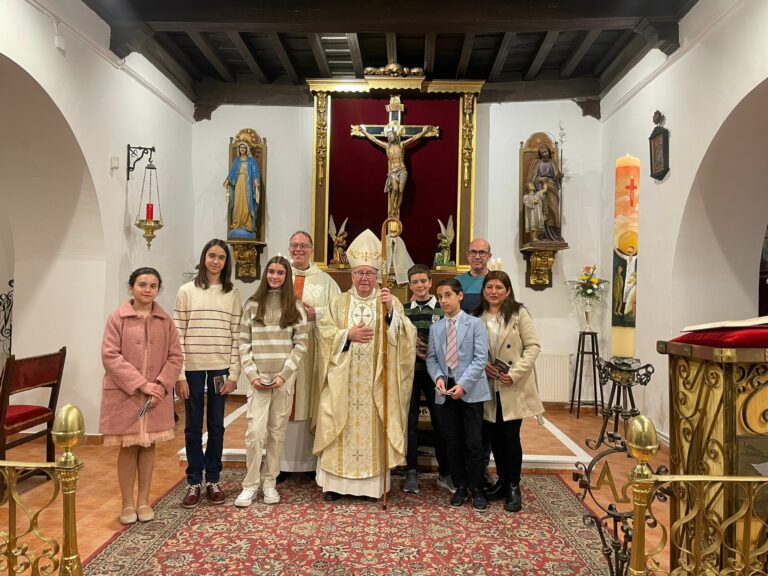 Confirmaciones en la parroquia del Cristo del Amparo de Cuenca