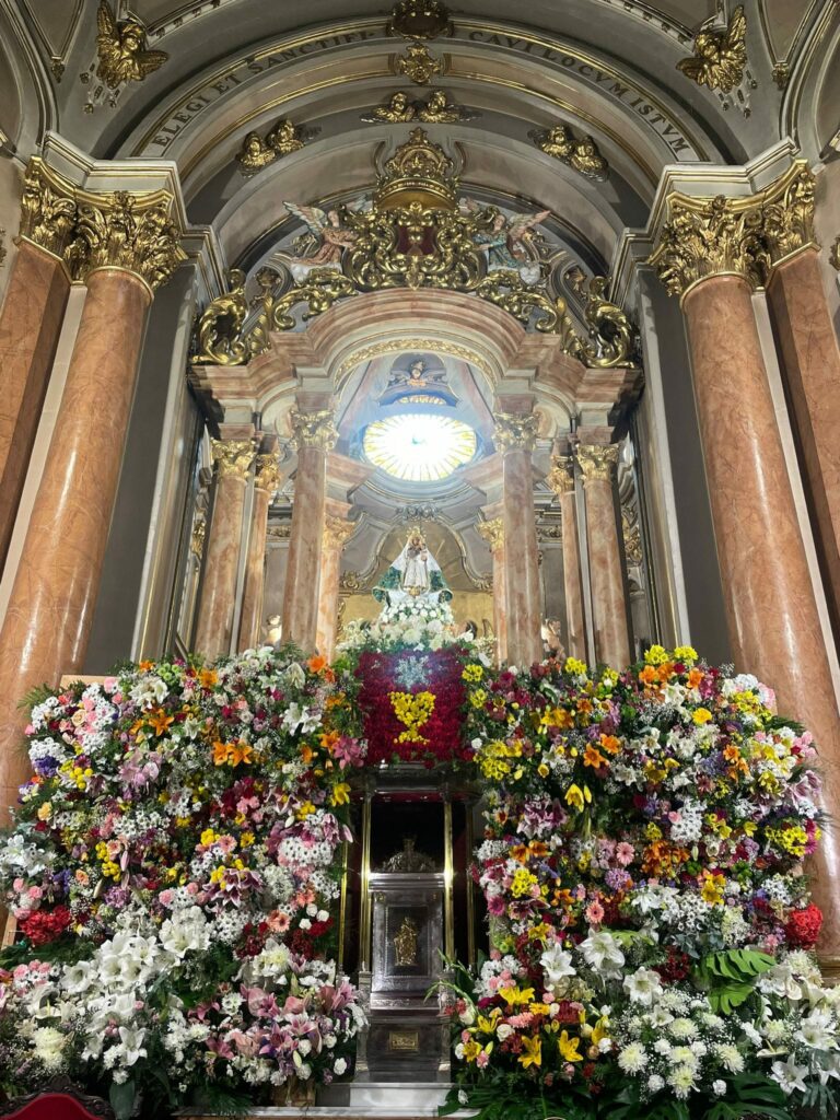 El Sr. Obispo oficia la Misa en honor a Ntra. Sra. la Virgen de la Luz, patrona de la ciudad de Cuenca y Alcaldesa de honor